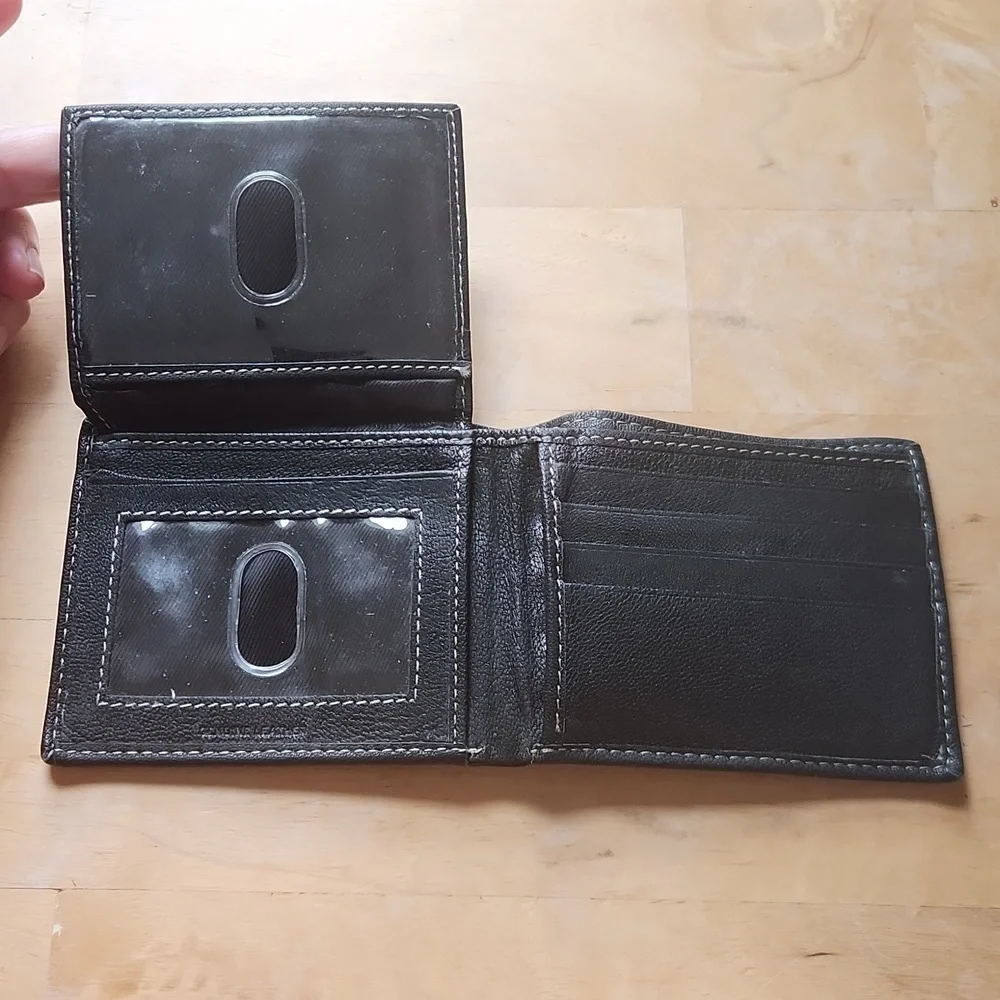 Clarks Black Classic Pebble Slimfold Genuine Leather Wallet